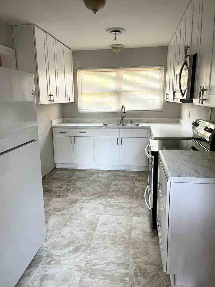 130 Linden Dr - Photo 6 of 16