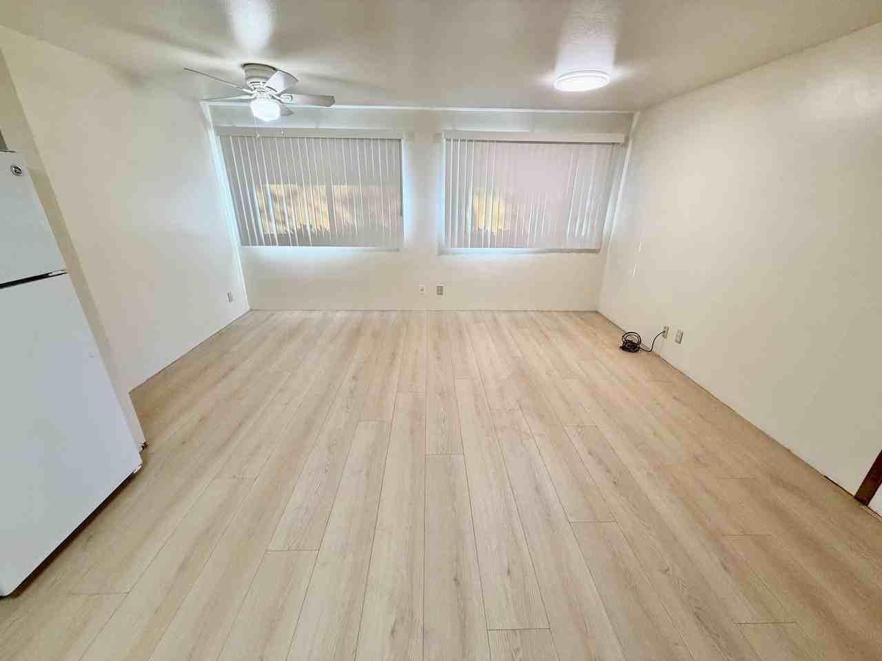 165 Sw Wake Robin Ave - Photo 4 of 18