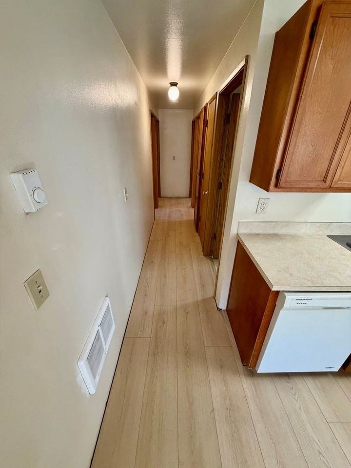 165 Sw Wake Robin Ave - Photo 7 of 18