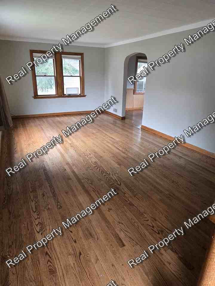 7230 Mccook Ave - Photo 2 of 11