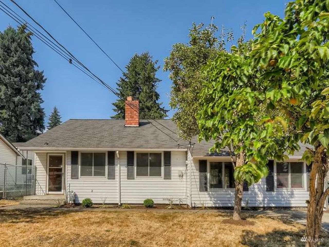 1038 S 129th St - Photo 2 of 28