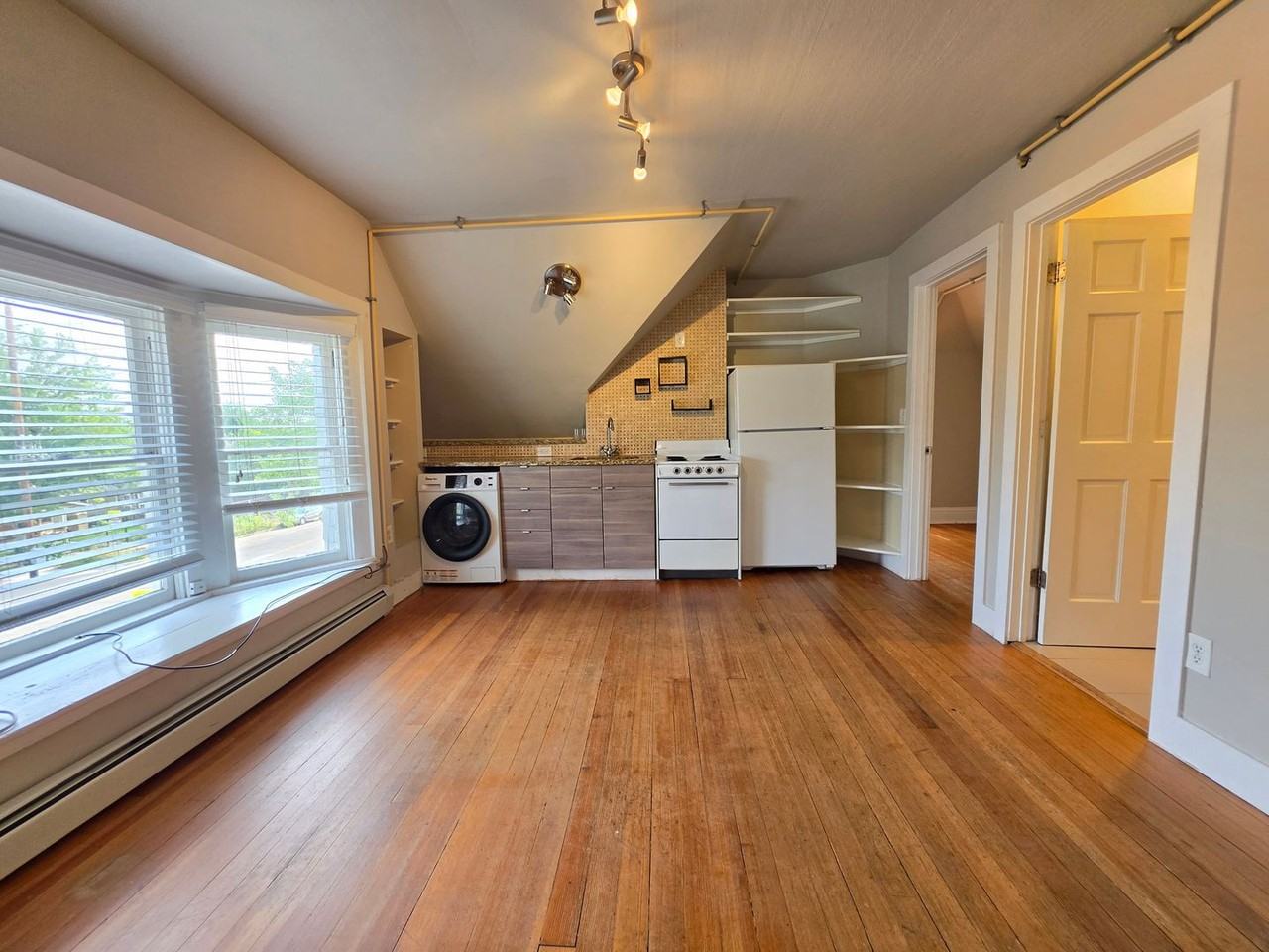 648 University - Photo 3 of 49