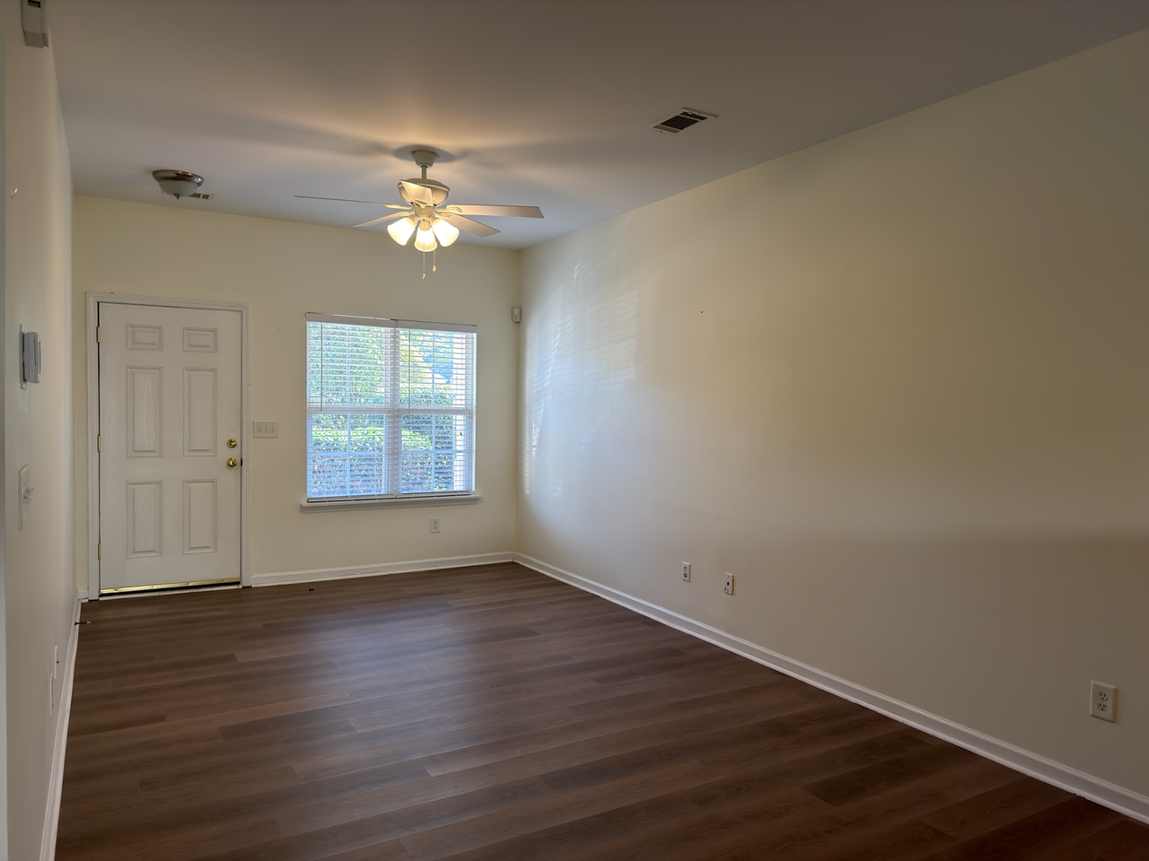 634 Fountain Ct - Photo 2 of 23