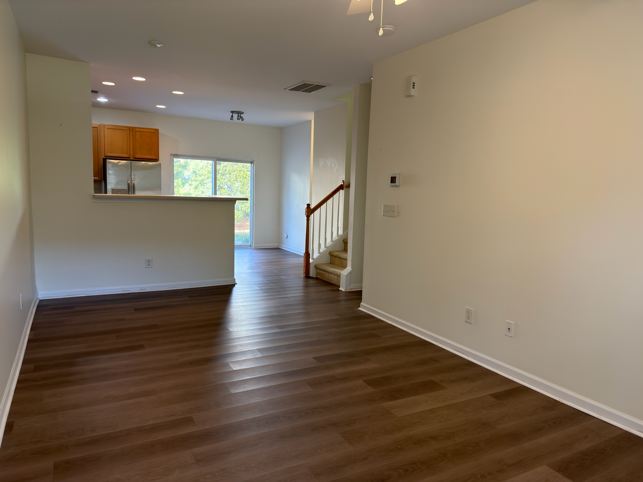634 Fountain Ct - Photo 3 of 23