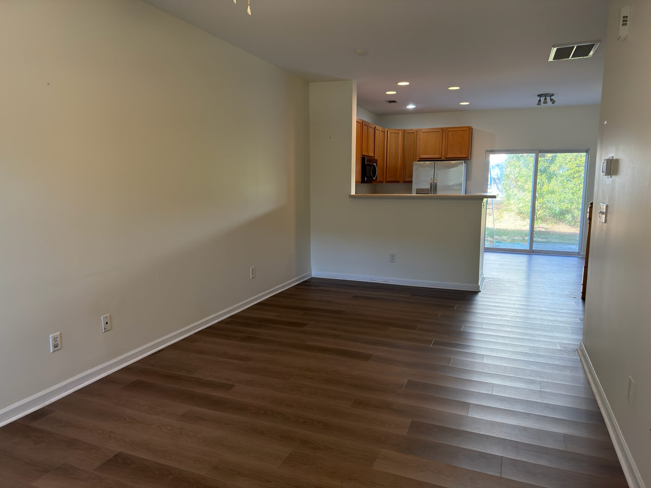 634 Fountain Ct - Photo 4 of 23