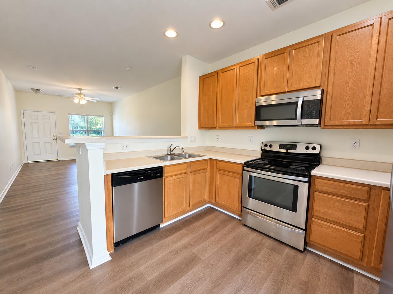 634 Fountain Ct - Photo 5 of 23