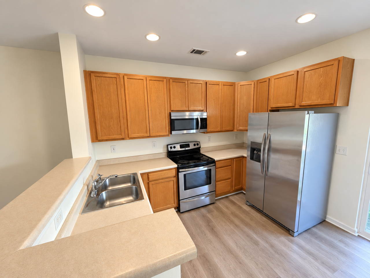 634 Fountain Ct - Photo 6 of 23