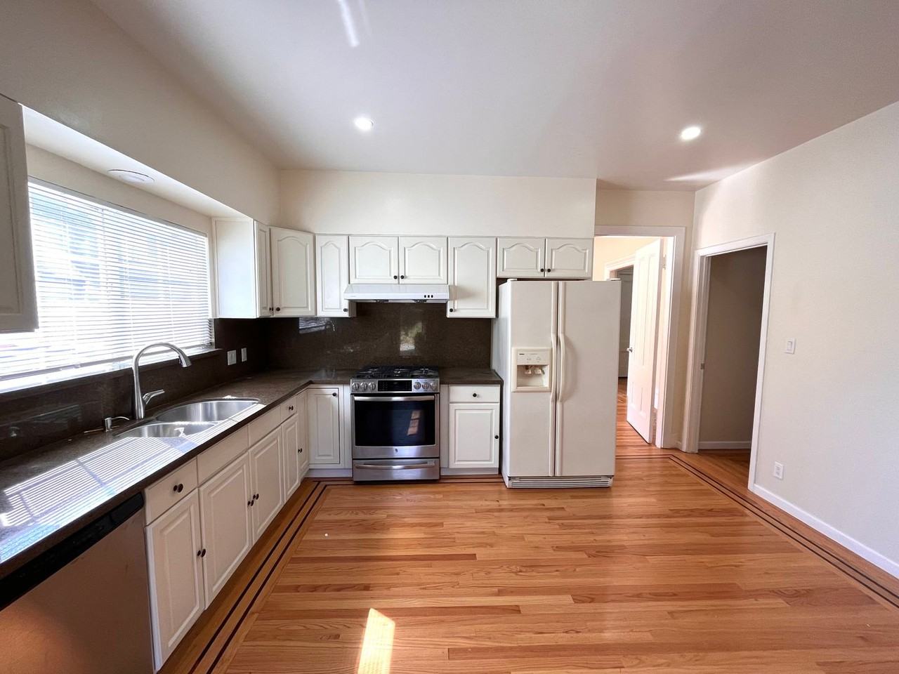 2436 9th Ave - Photo 5 of 27