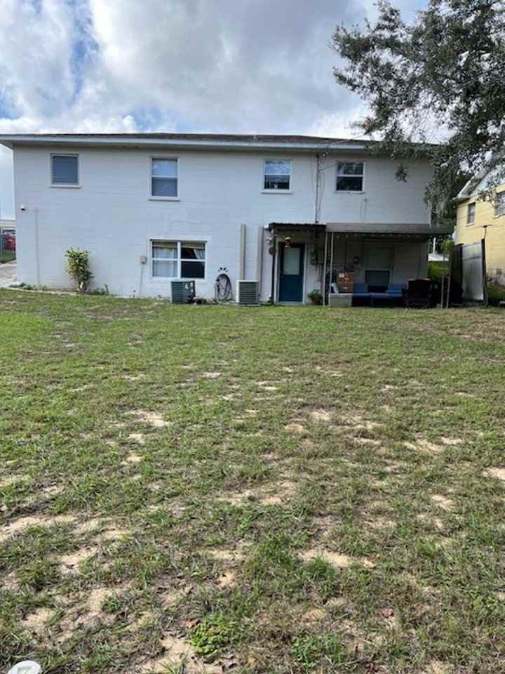 1247 Lakeview Dr - Photo 2 of 15