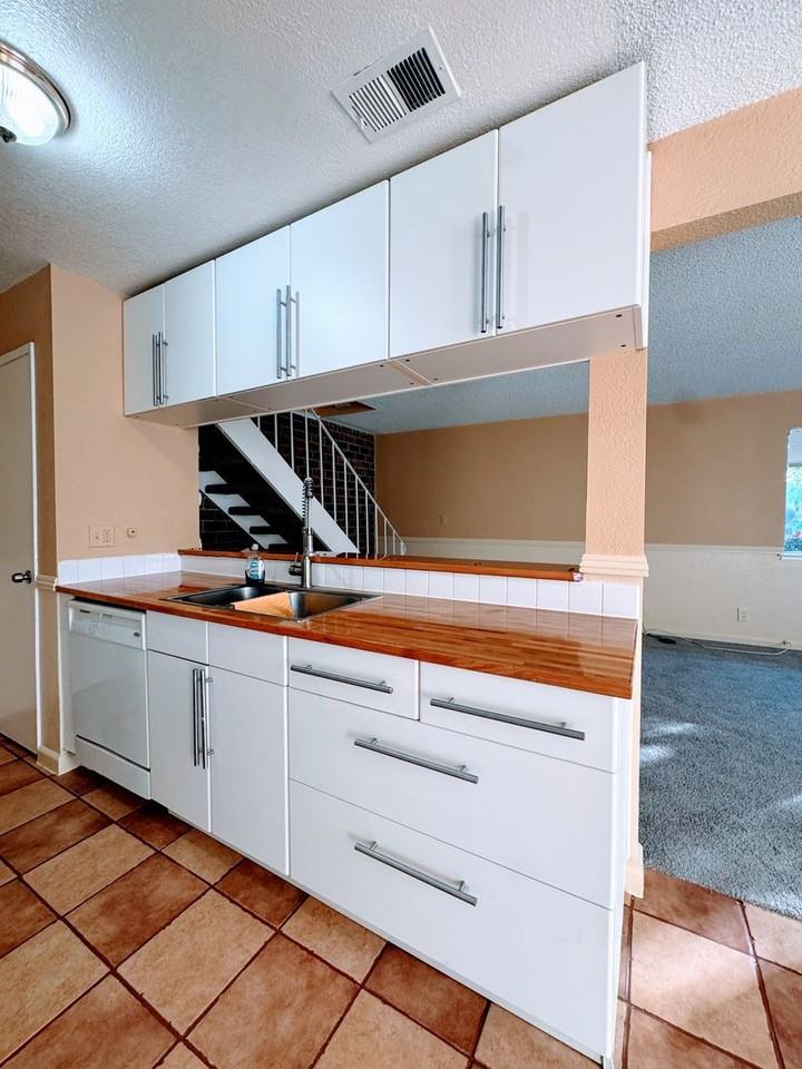 3703 Park Dr - Photo 3 of 15