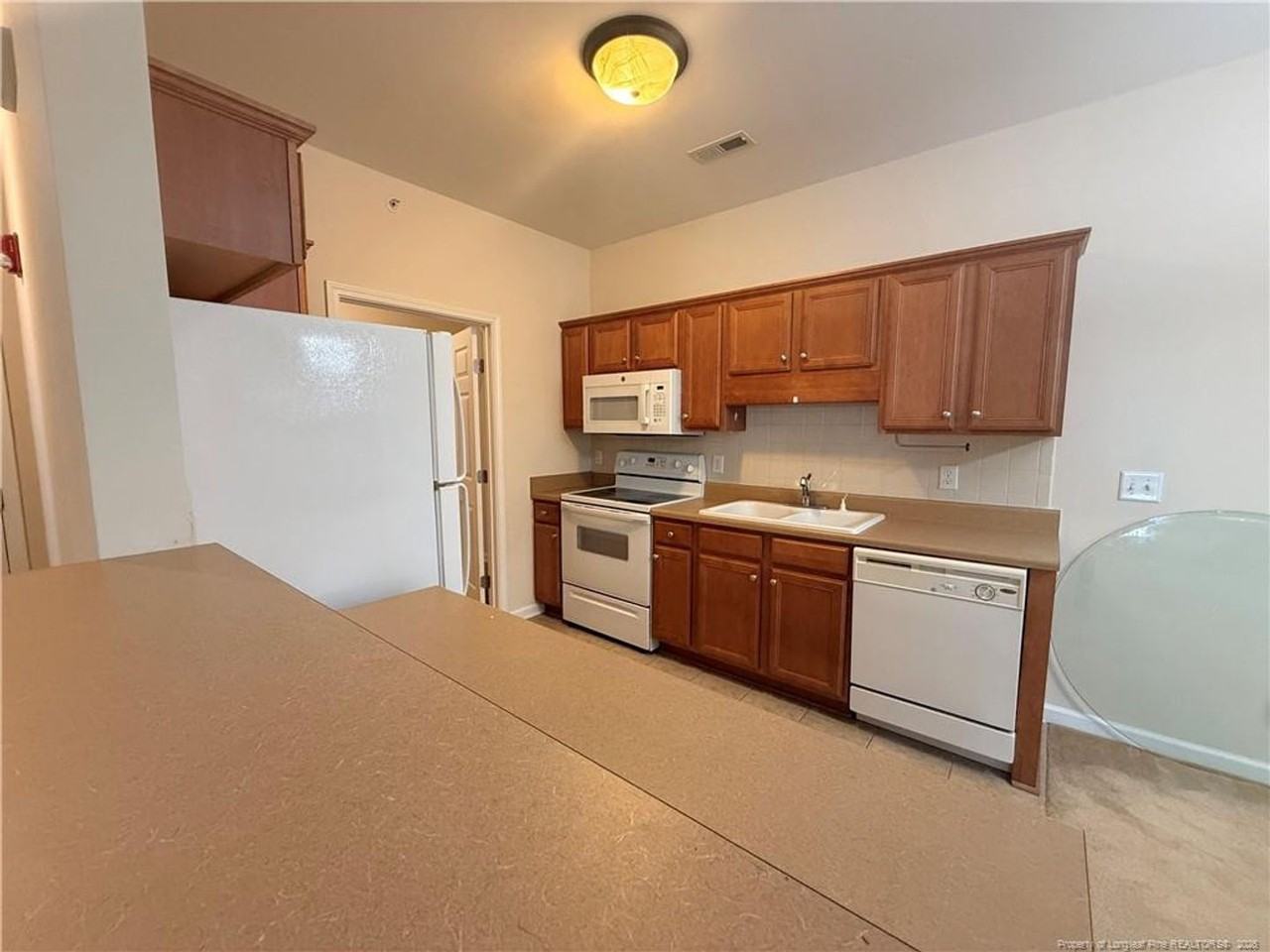 635 Marshtree Ln #306 - Photo 6 of 17