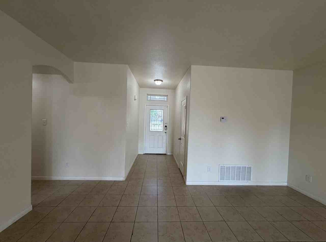 3405 Plateau St - Photo 3 of 40