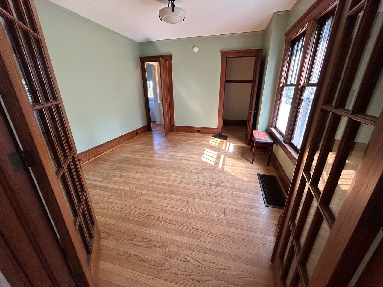 209 Packard St - Photo 3 of 18