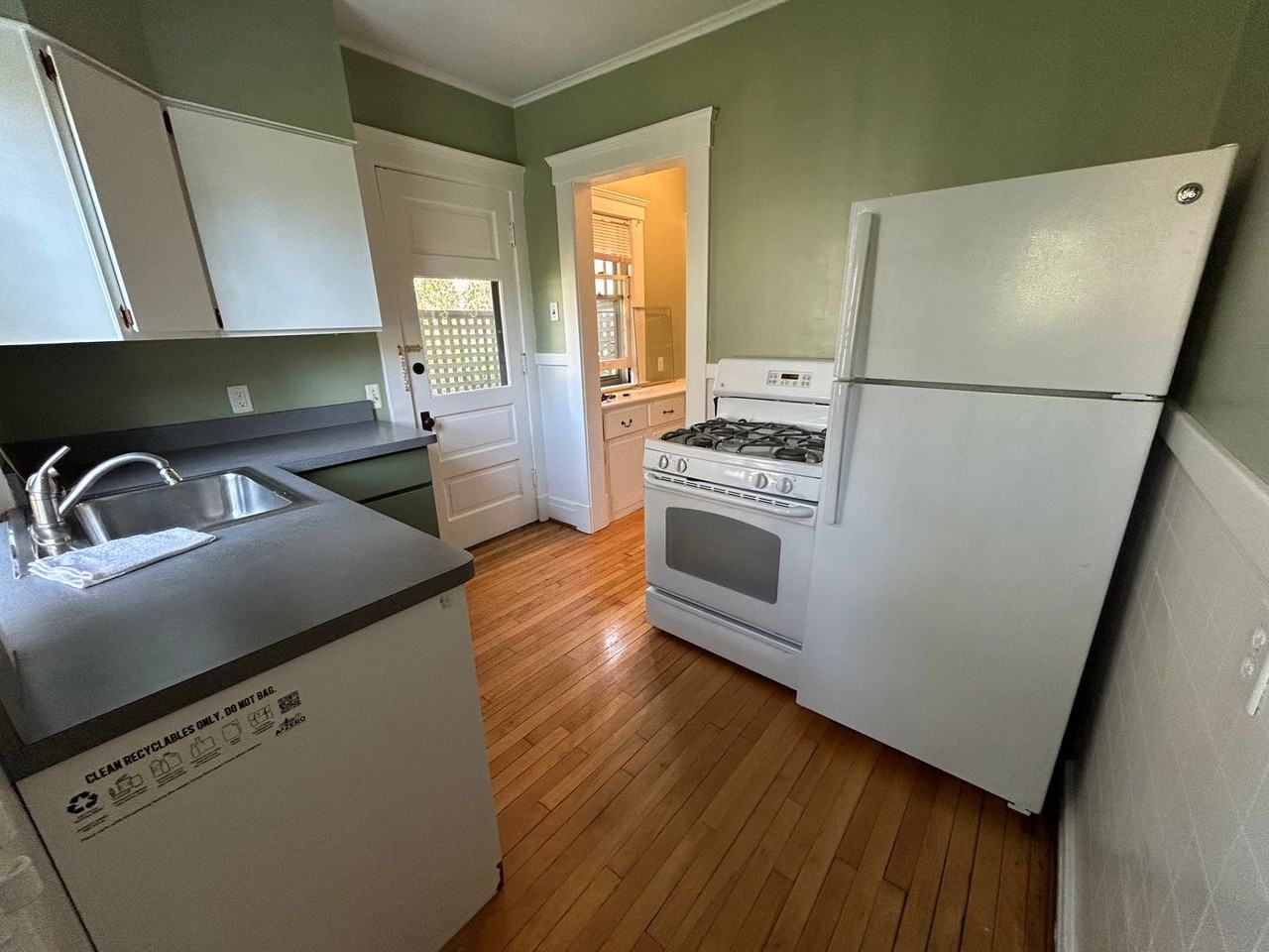 209 Packard St - Photo 4 of 18