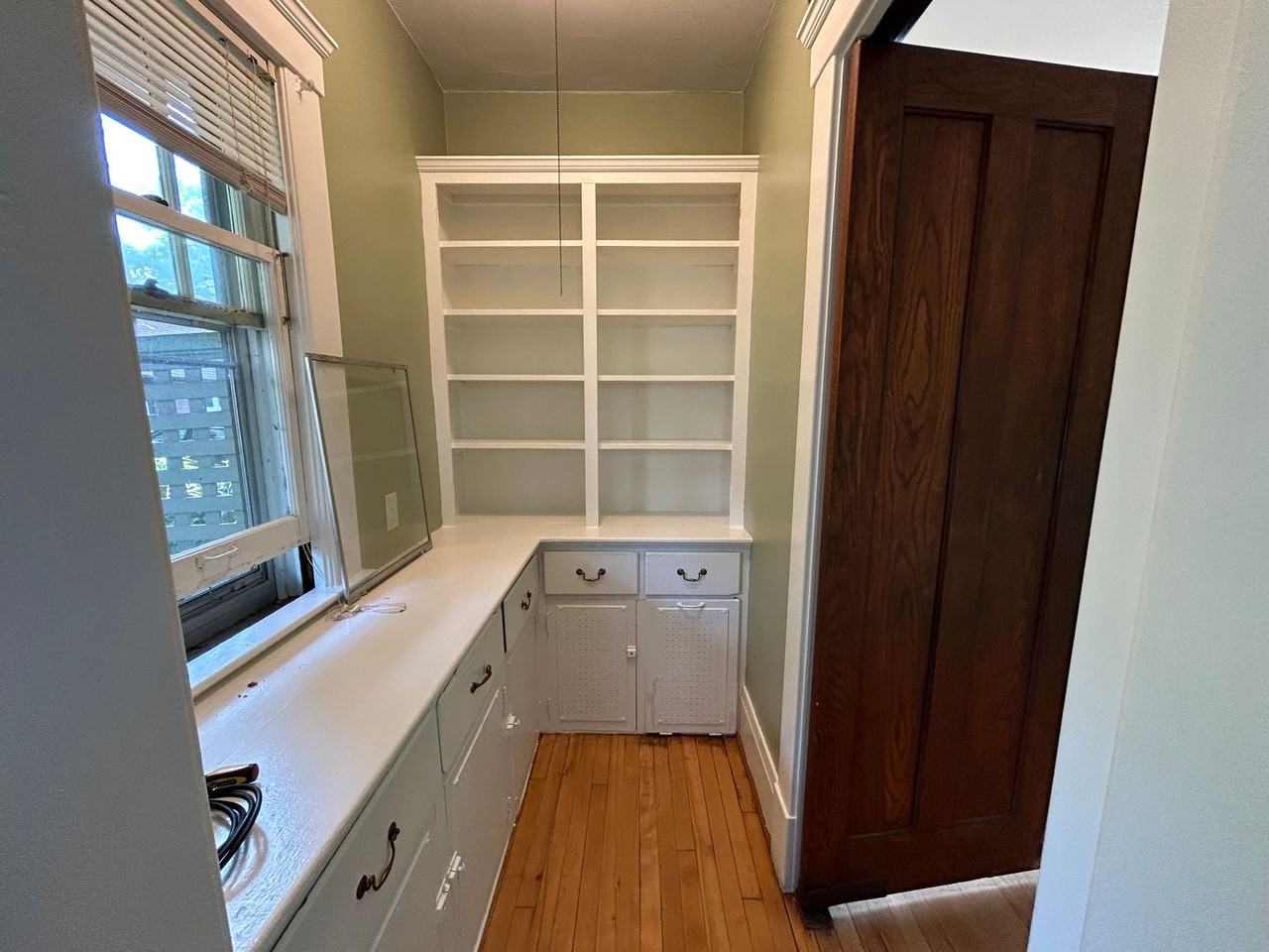 209 Packard St - Photo 5 of 18
