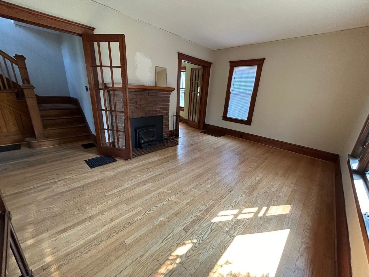 209 Packard St - Photo 7 of 18