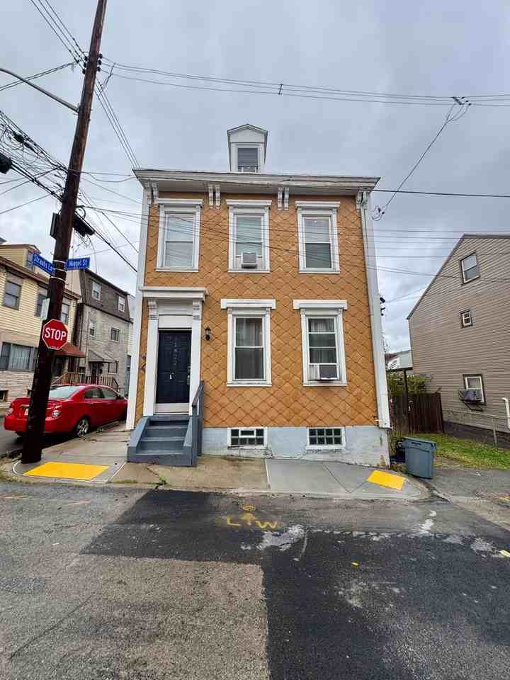 1822 Niggel Street (For Sale OA) - Photo 2 of 50