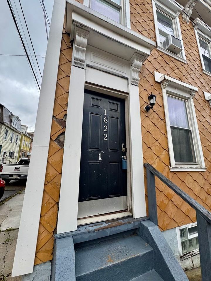 1822 Niggel Street (For Sale OA) - Photo 4 of 50