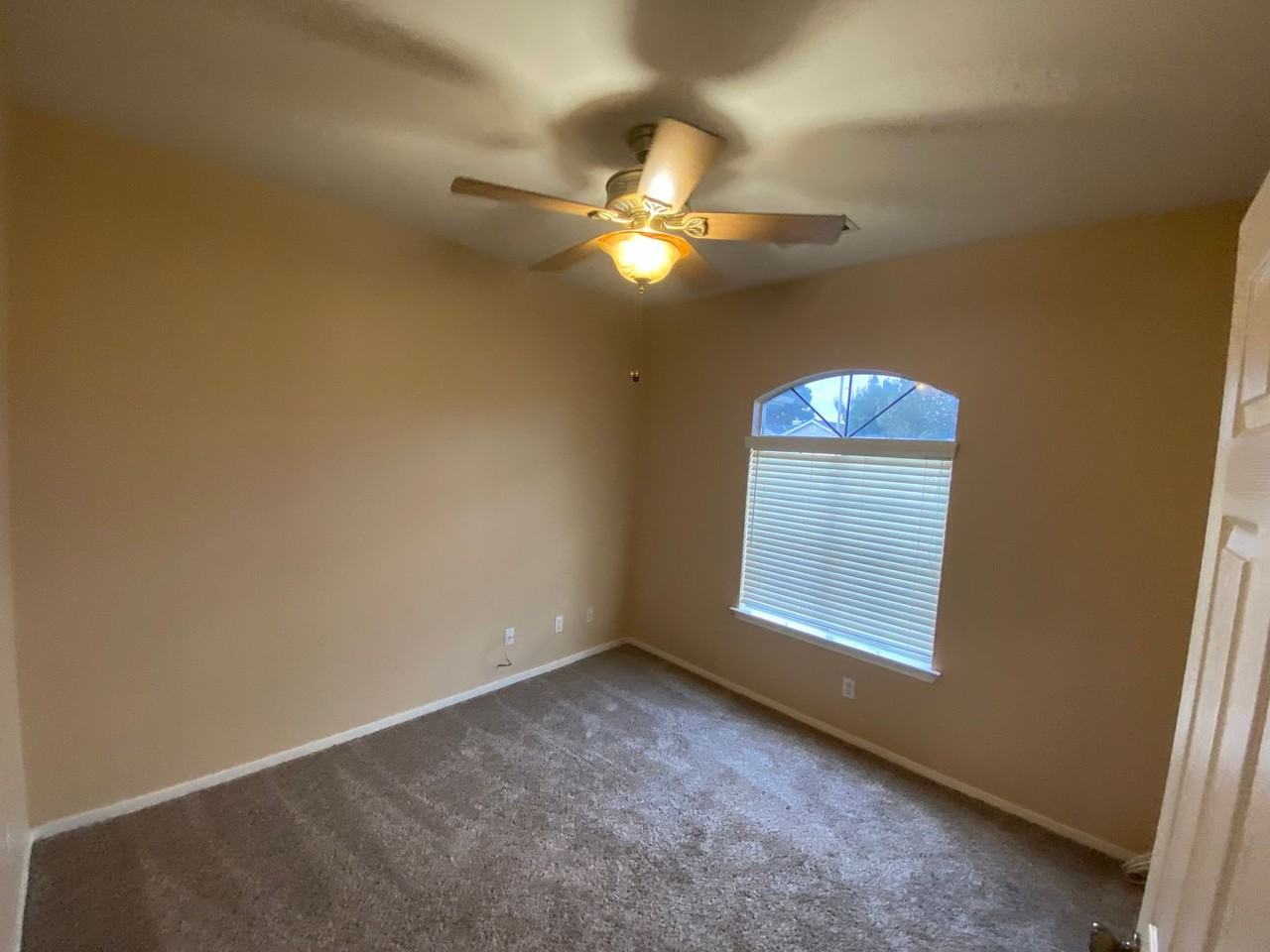 1421 Bay St - Photo 7 of 29
