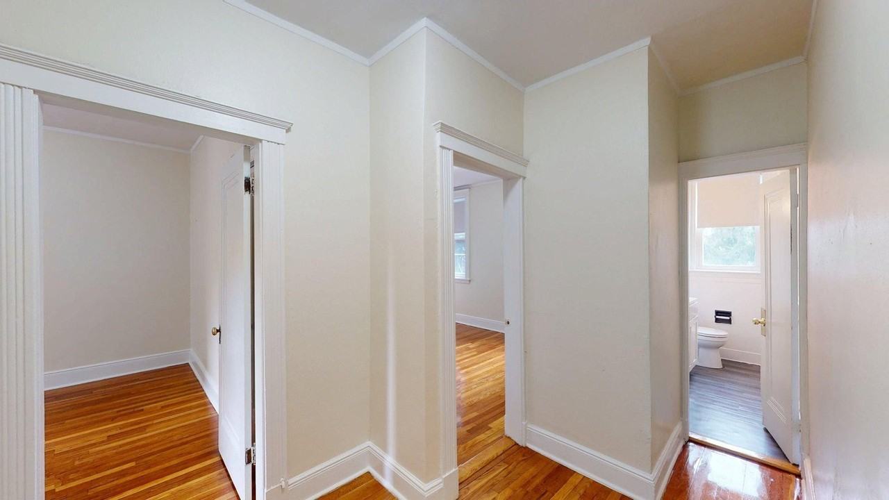 1810 Commonwealth Ave - Photo 4 of 10