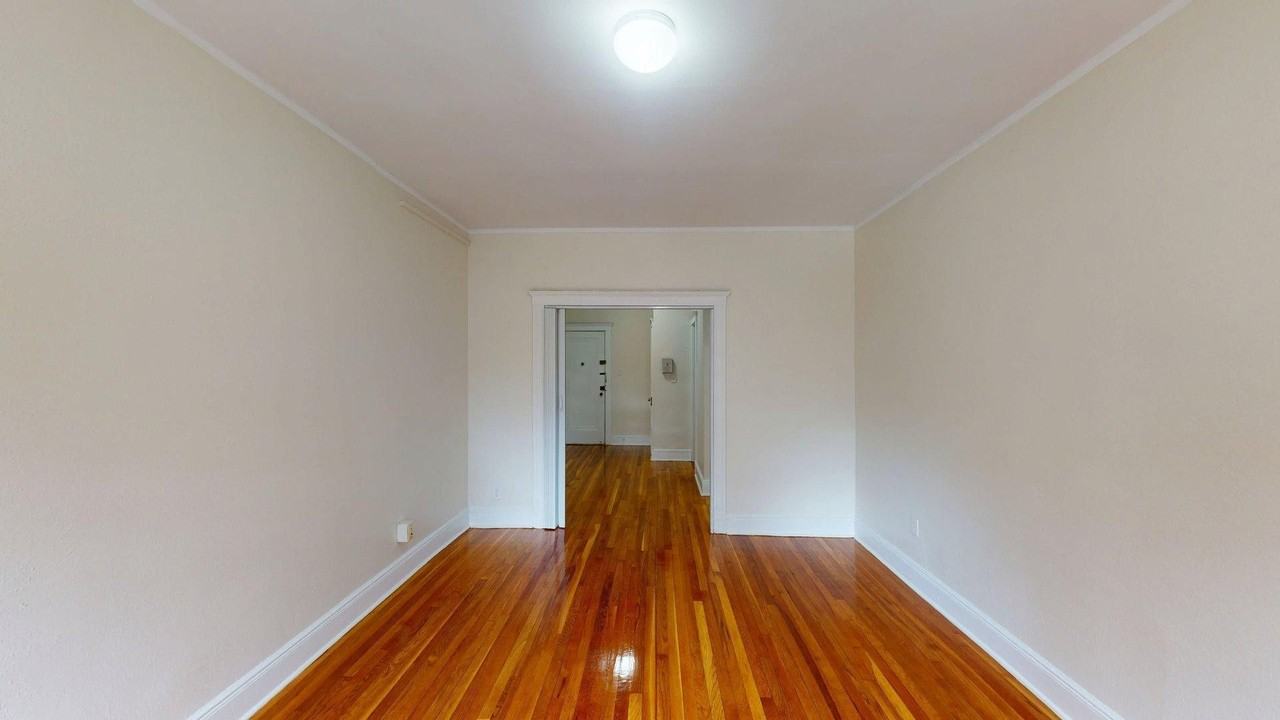 1810 Commonwealth Ave - Photo 5 of 10