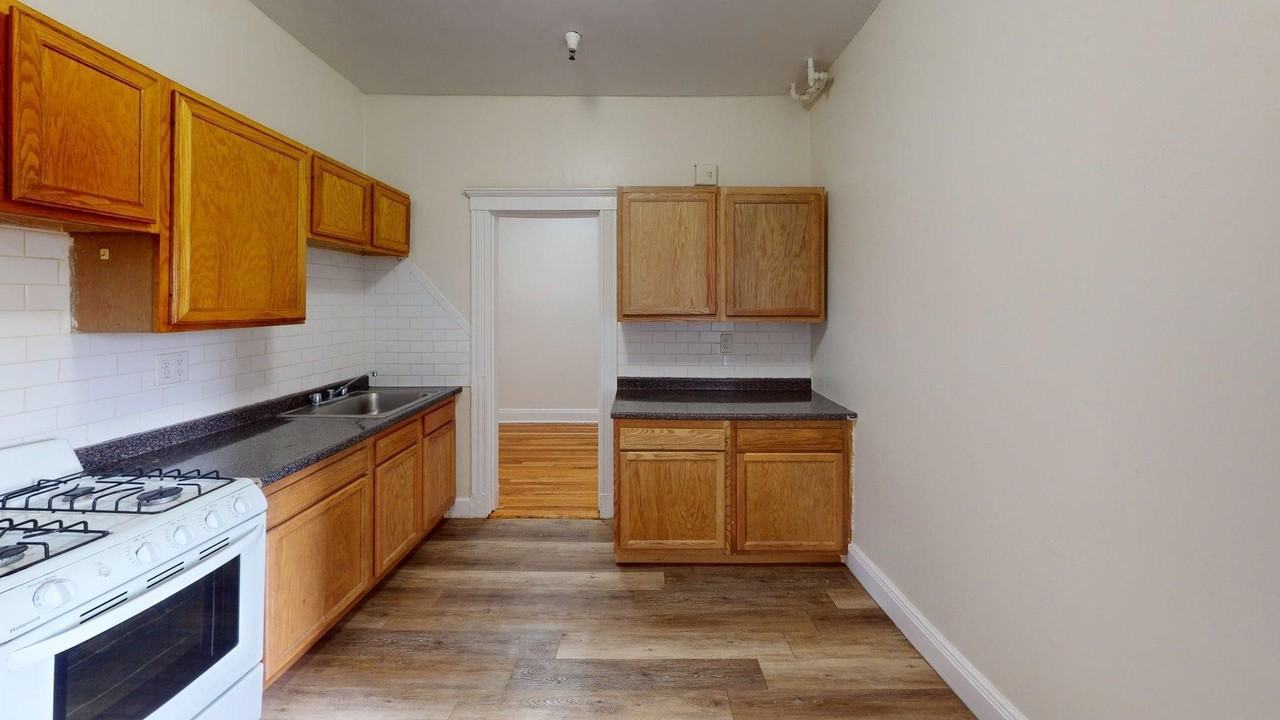 1810 Commonwealth Ave - Photo 6 of 10