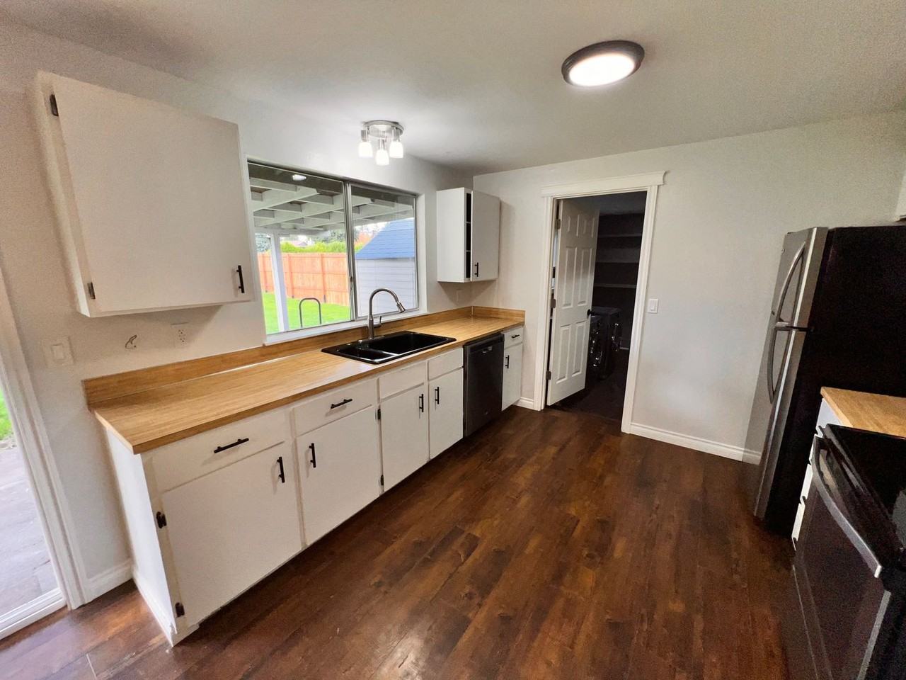 5007 Point Ct Se - Photo 6 of 31