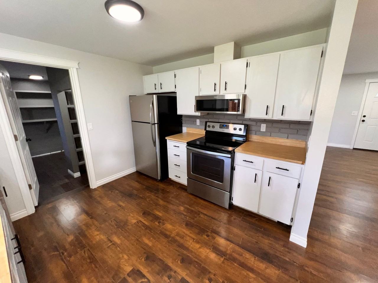 5007 Point Ct Se - Photo 7 of 31