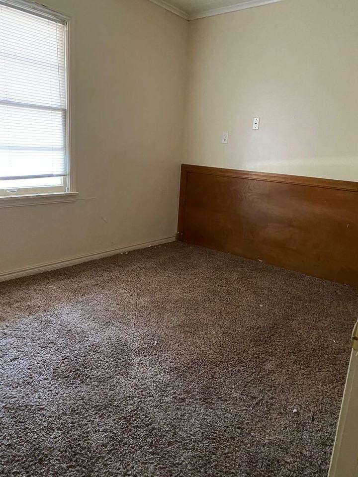 802 N Jefferson St - Photo 7 of 13