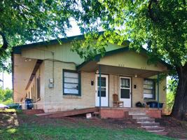 featured image of 806 N Jefferson St