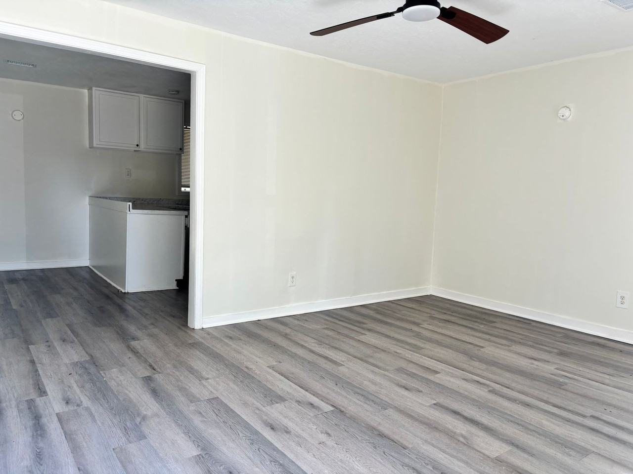 312 Cedars Of Lebanon Rd - Photo 5 of 10