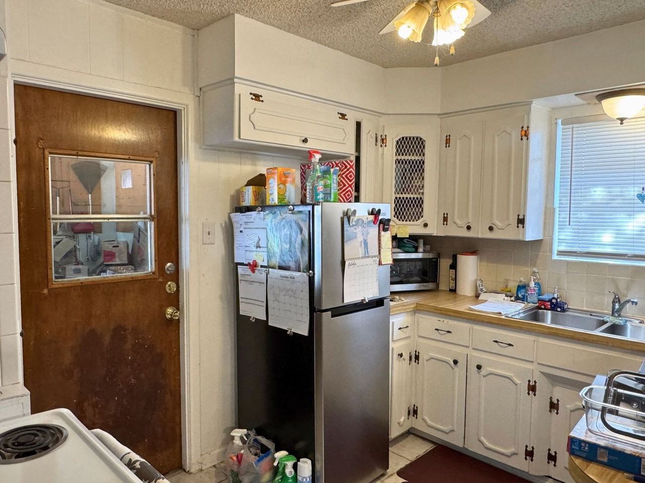 4647 El Capitan Dr - Photo 6 of 20