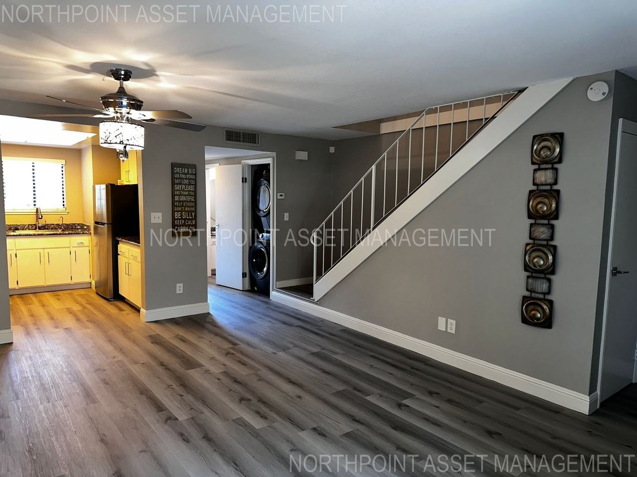 1578 Newborough Dr - Photo 5 of 28