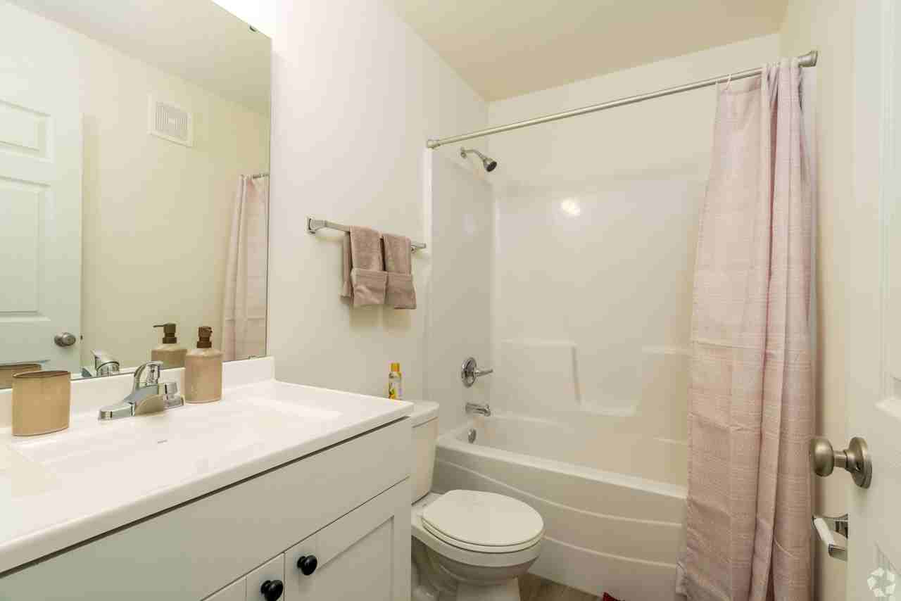 Quail Run Apartments and Townhomes - Photo 7 of 12