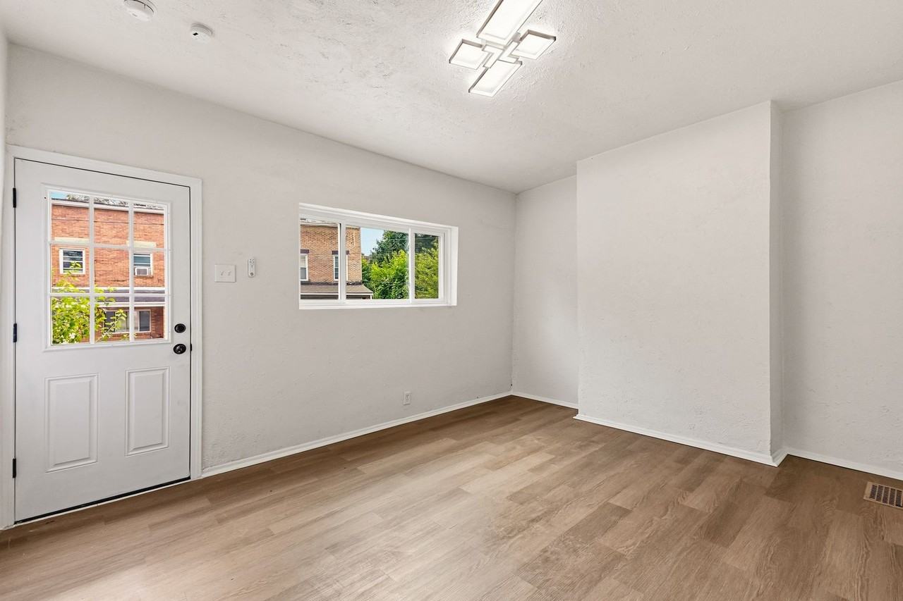 6211 Huntress St - Photo 3 of 20