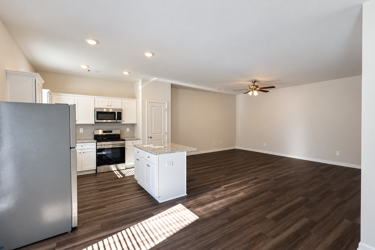 4325A Shawnee Dr - Photo 5 of 12