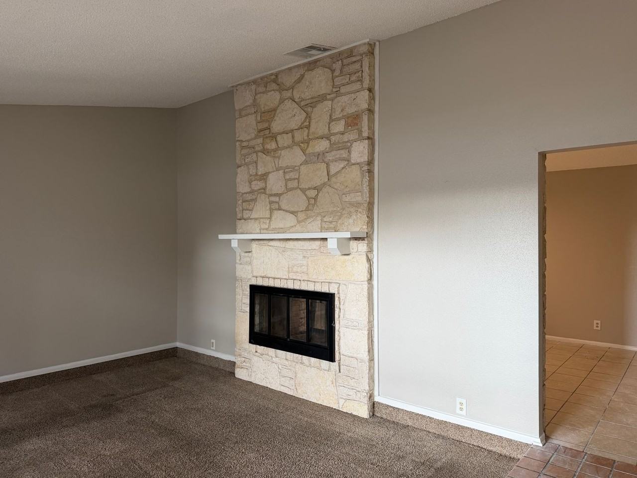 14123 Oak Court St - Photo 2 of 34