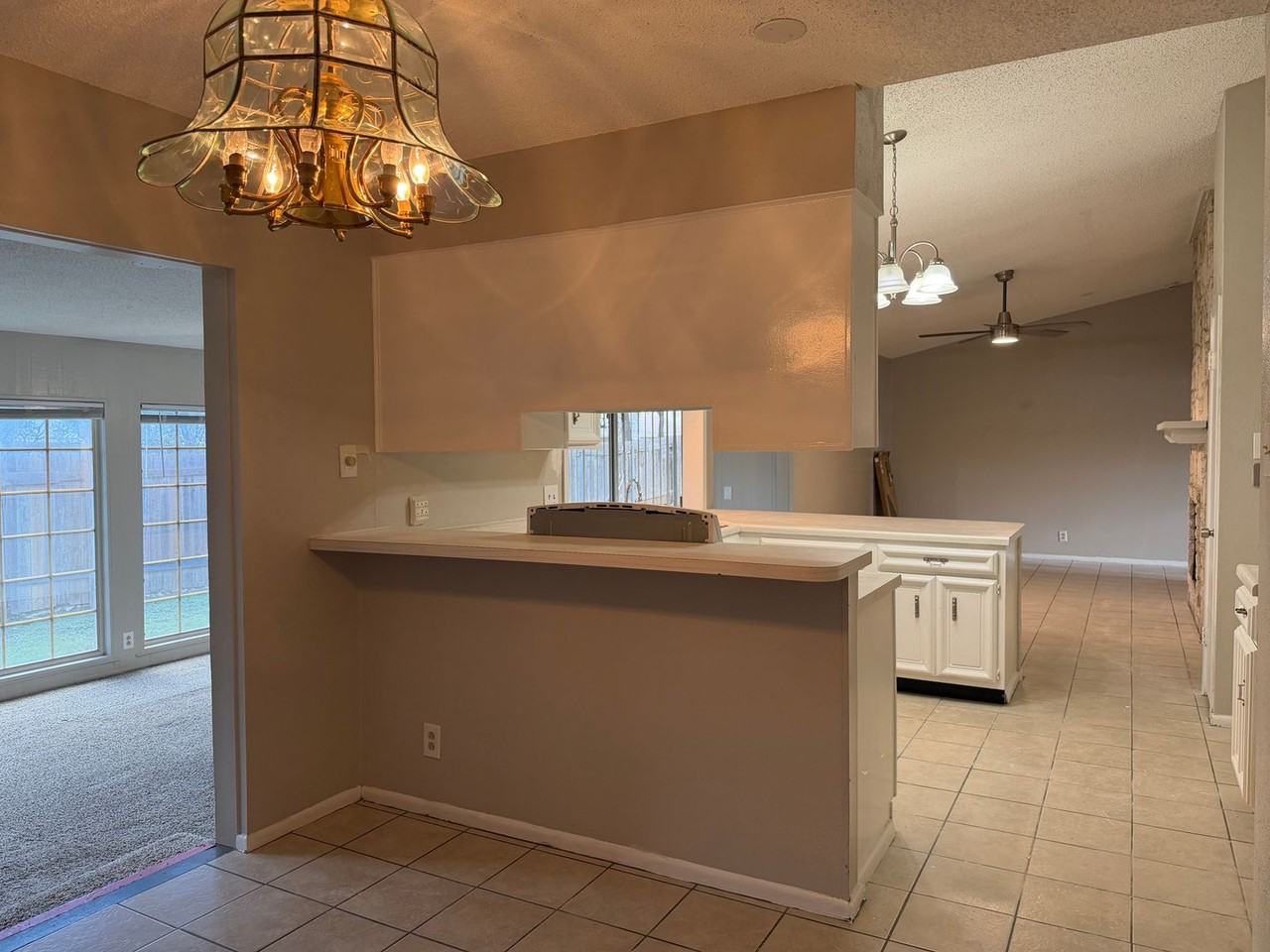 14123 Oak Court St - Photo 5 of 34