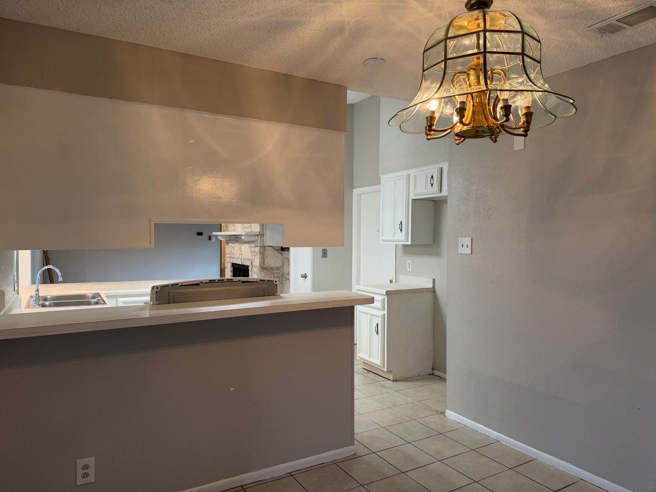 14123 Oak Court St - Photo 6 of 34