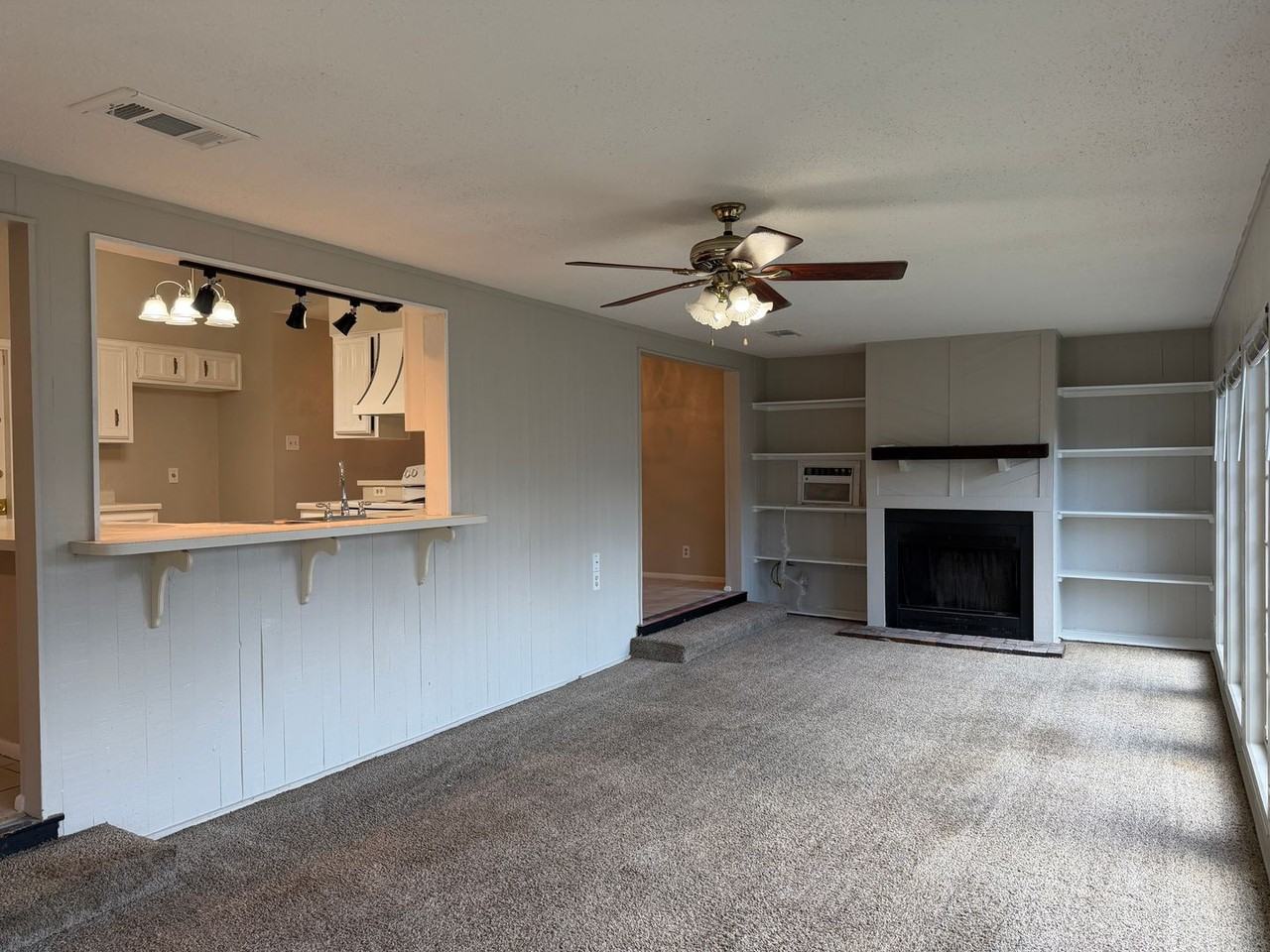 14123 Oak Court St - Photo 7 of 34