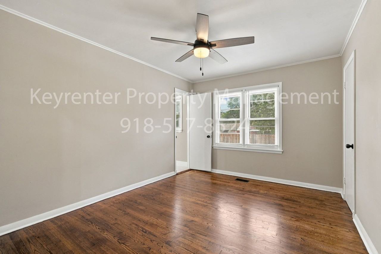 2509 S Irvington Ave - Photo 4 of 22