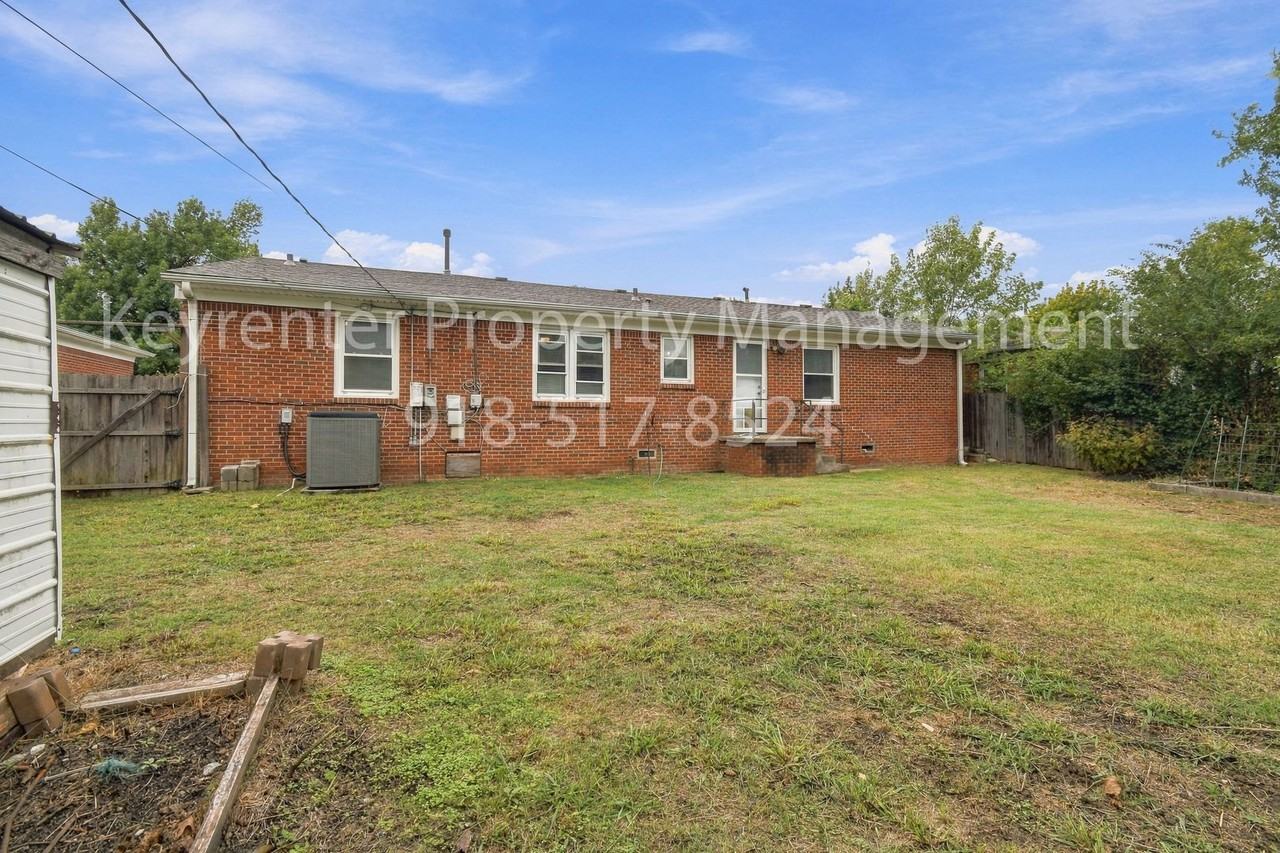 2509 S Irvington Ave - Photo 5 of 22