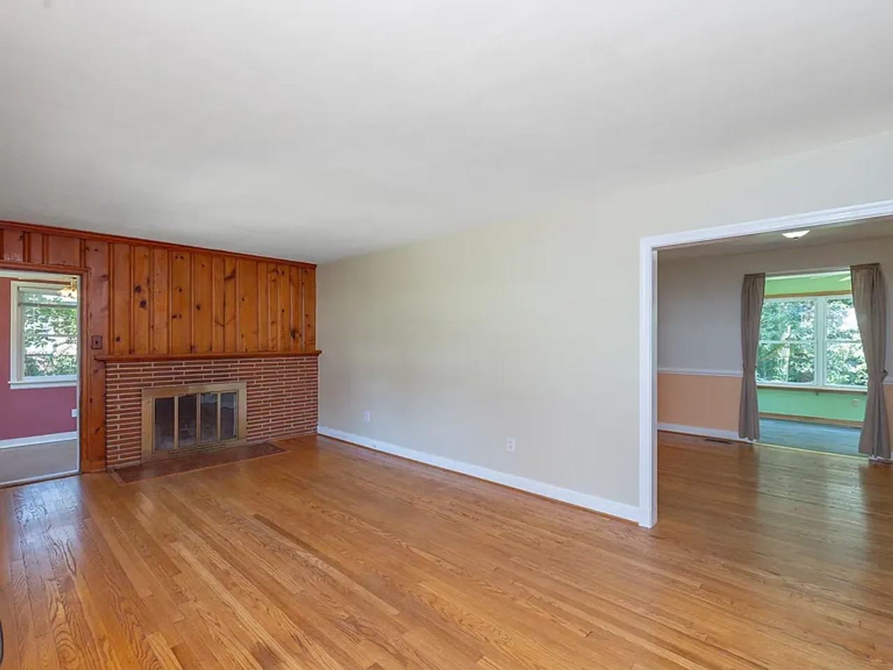 2811 Bon Oaks Ln - Photo 4 of 28