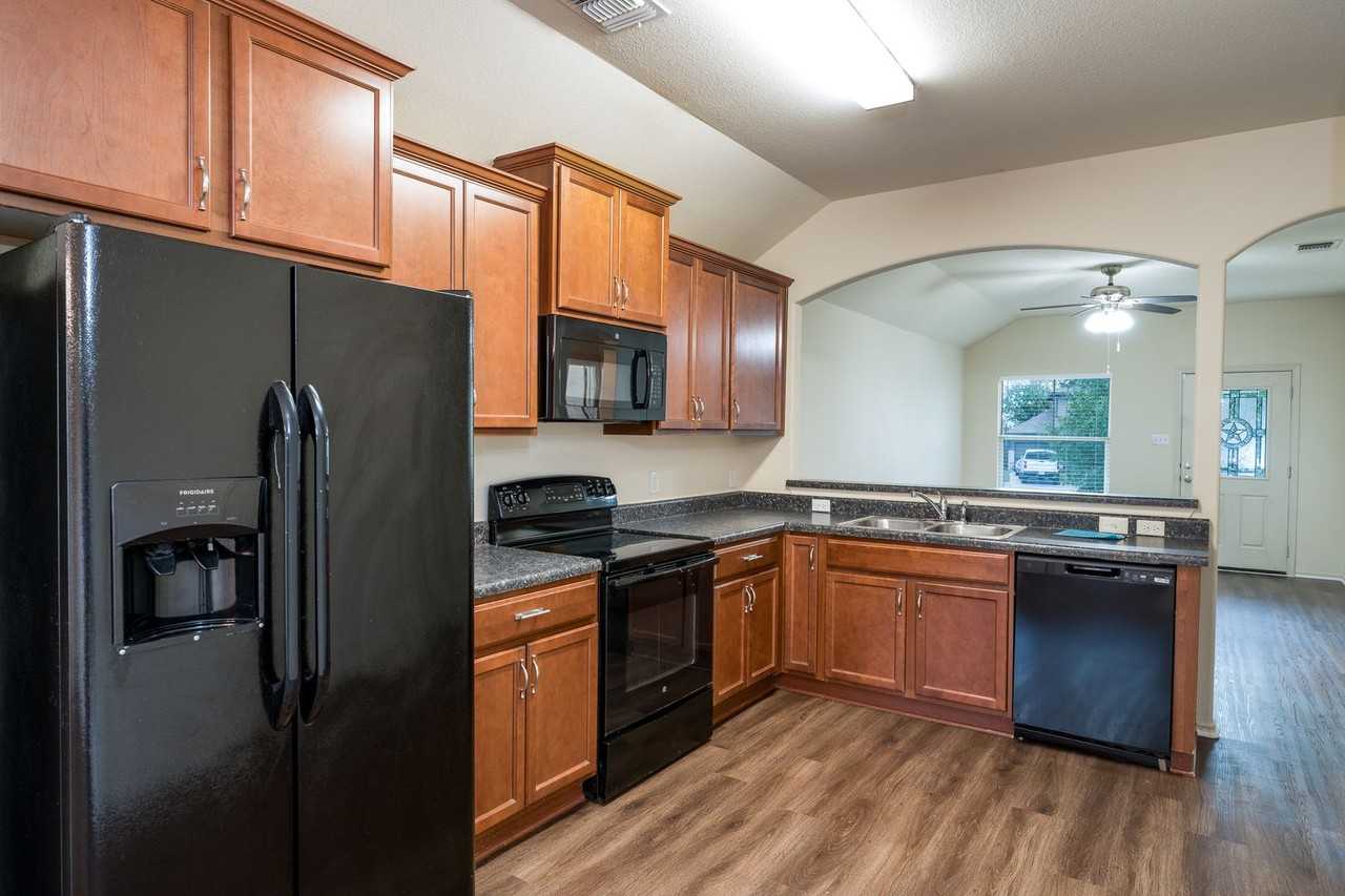 217 Azurite Dr - Photo 4 of 16