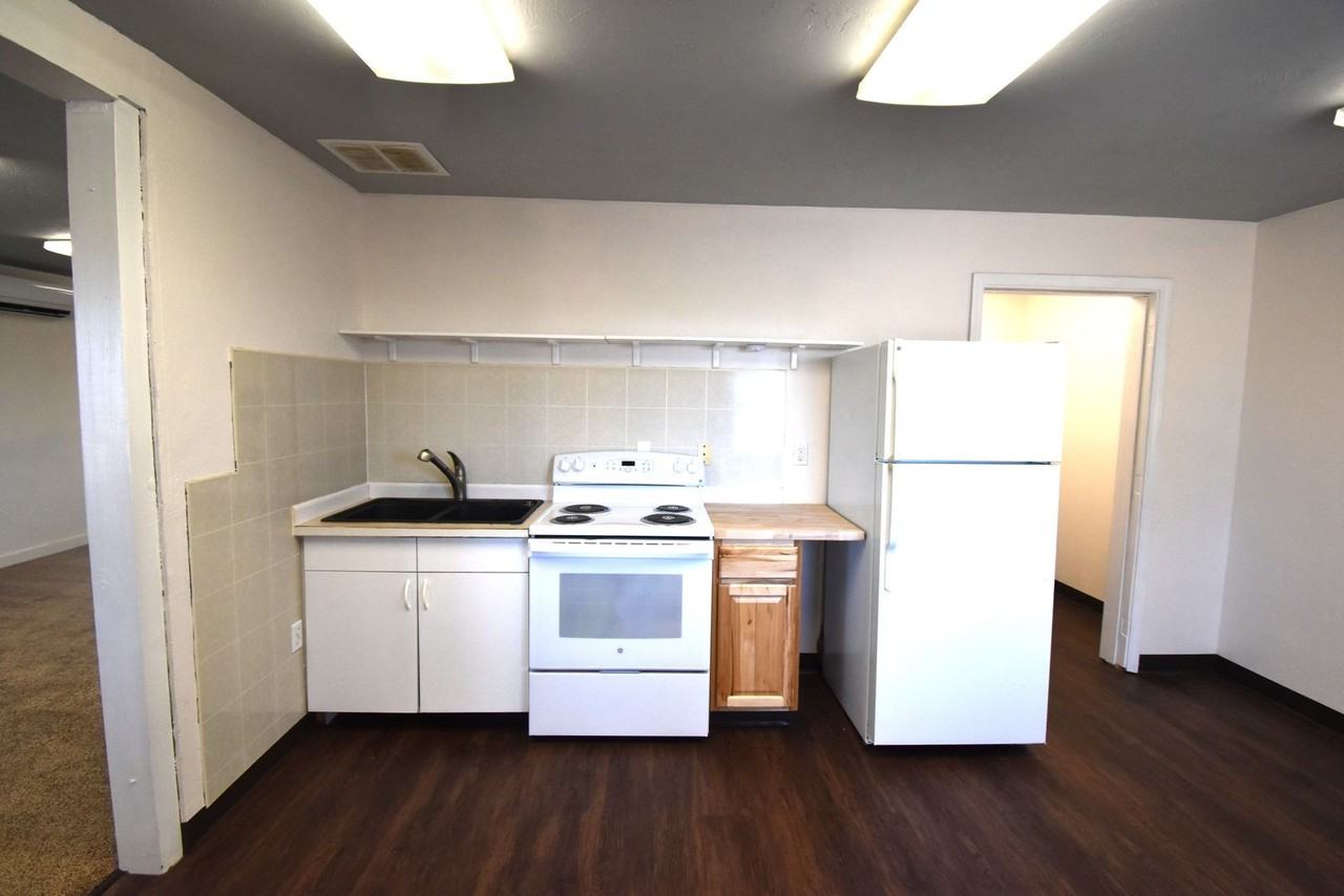 35725 Engle Rd Se - Photo 3 of 15