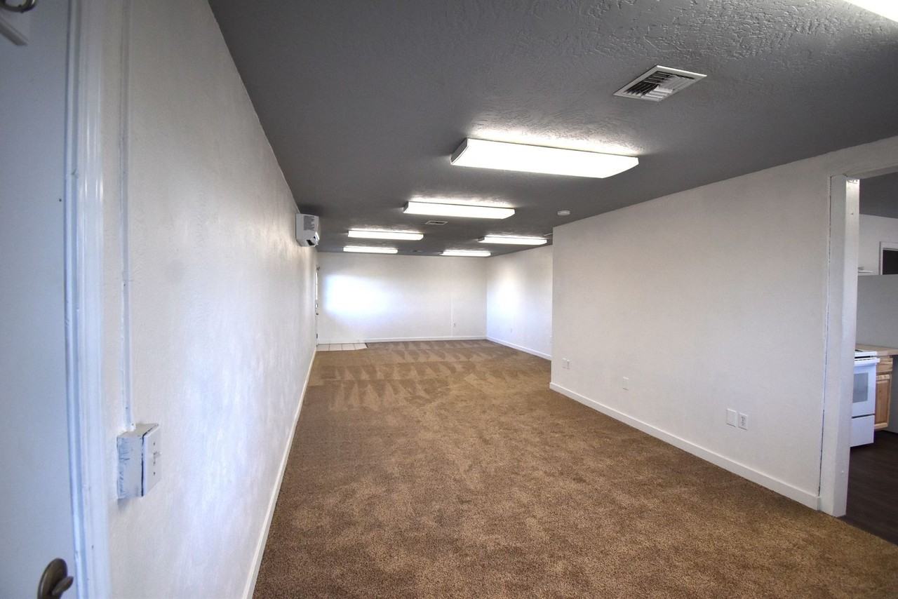 35725 Engle Rd Se - Photo 7 of 15