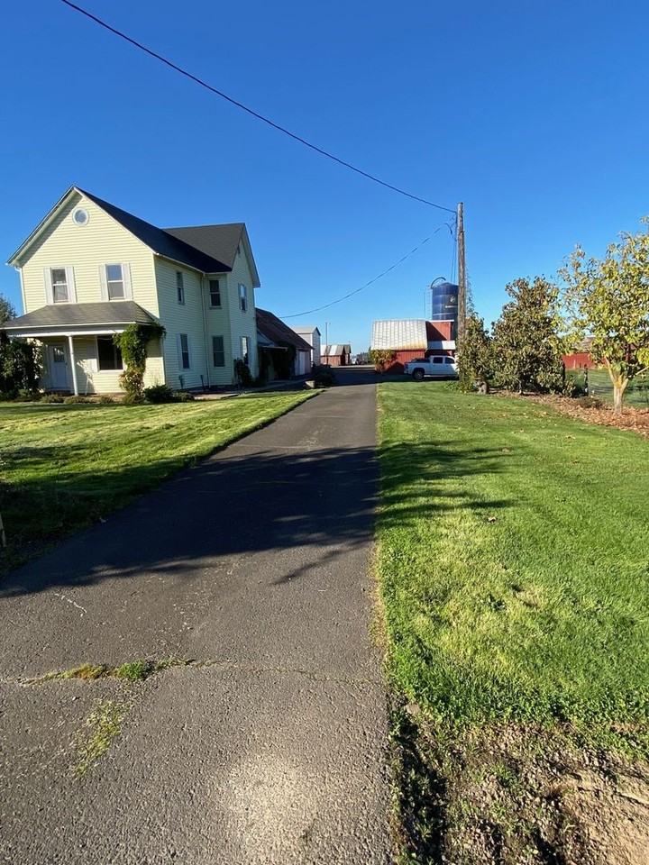 13573 E Marquam Rd Ne - Photo 2 of 30