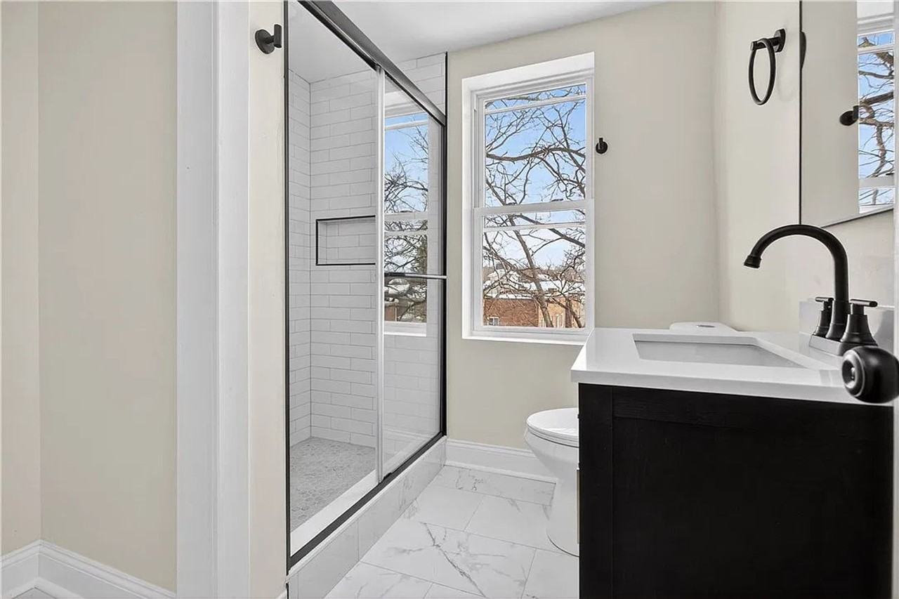 507 1/2 E End Ave - Photo 4 of 30