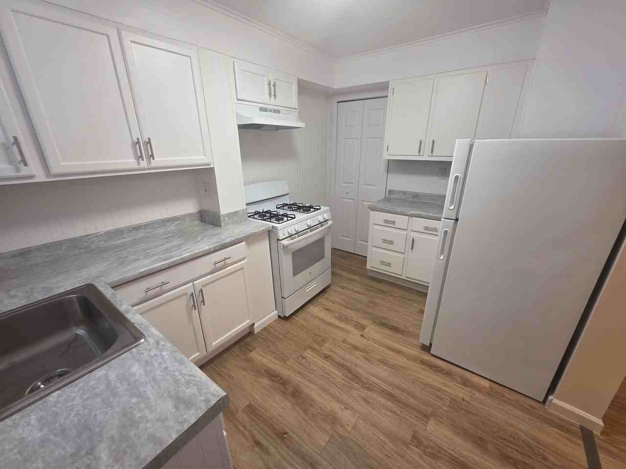 821 N 6th St - Photo 3 of 28