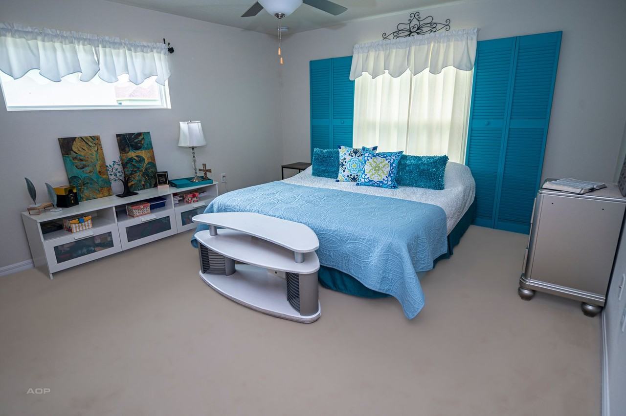 349 Marion Oaks Mnr - Photo 2 of 16